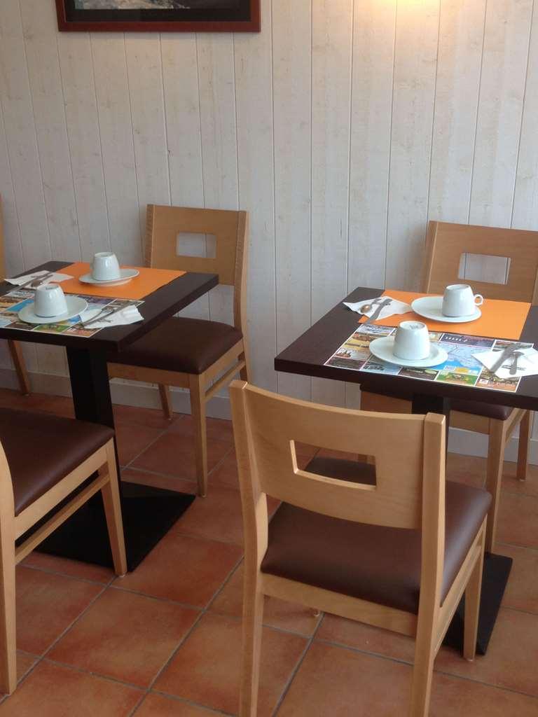 Brit Hotel Des Halles Concarneau Ristorante foto