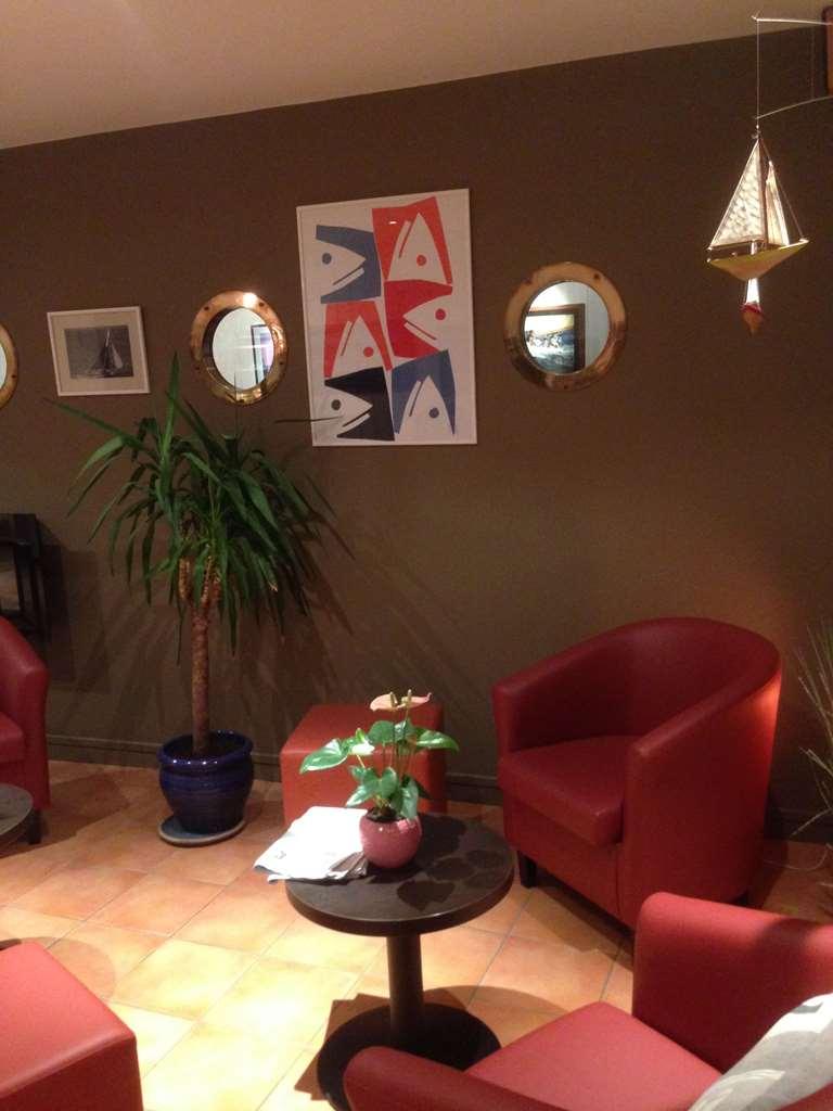Brit Hotel Des Halles Concarneau Interno foto