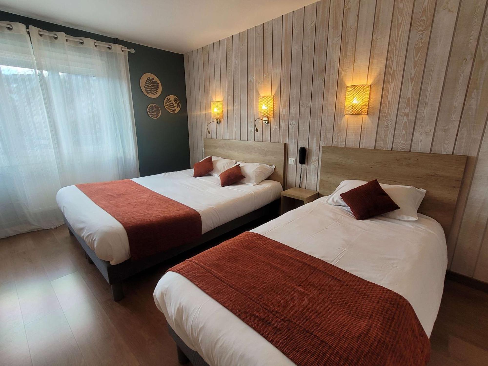 Brit Hotel Des Halles Concarneau Esterno foto