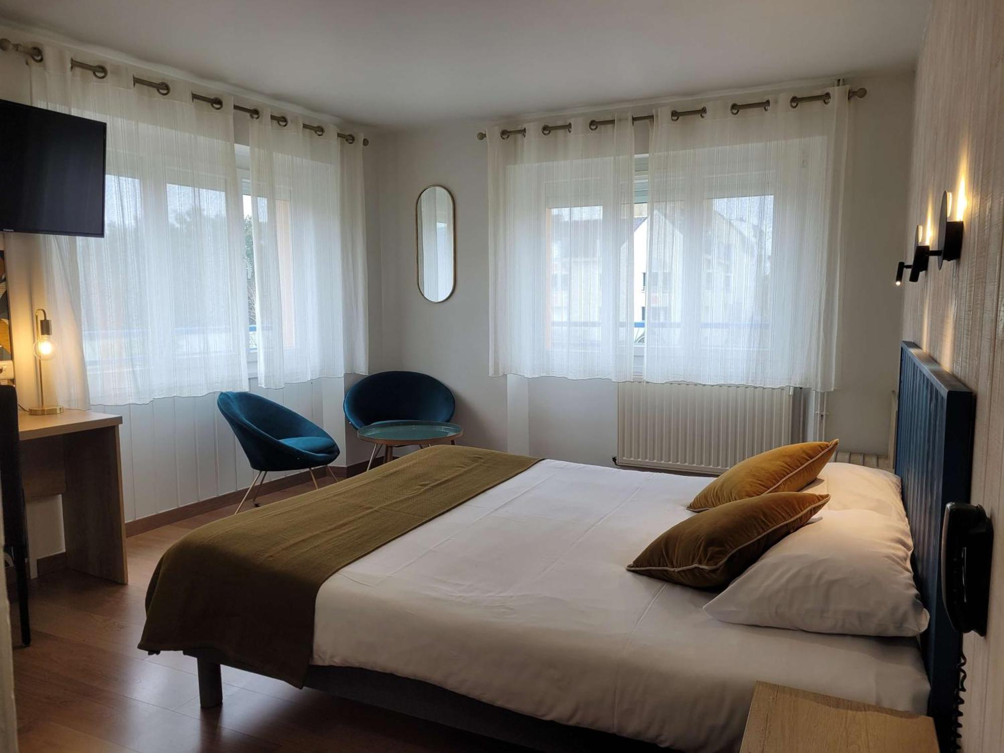 Brit Hotel Des Halles Concarneau Esterno foto
