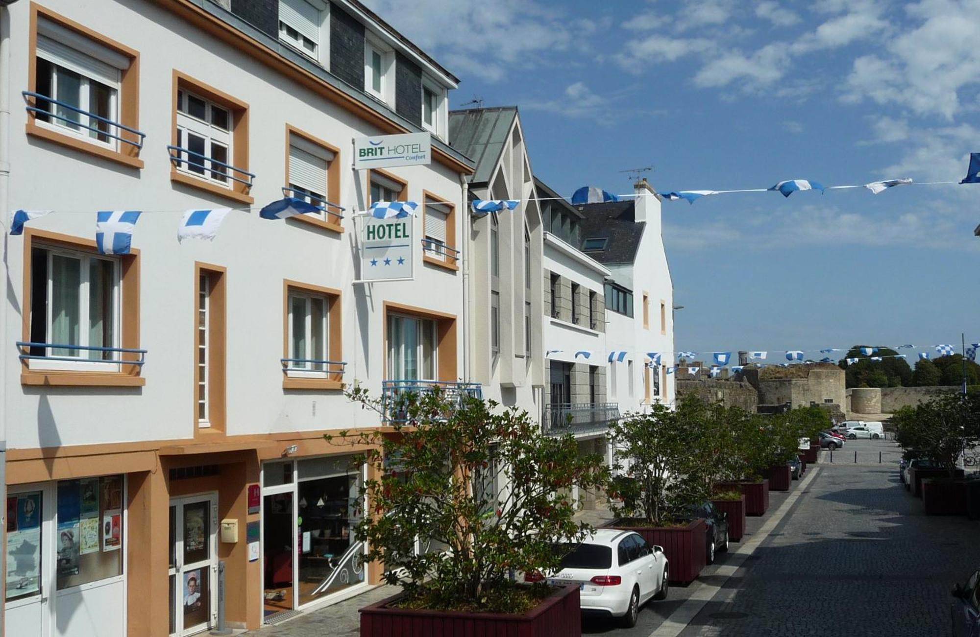 Brit Hotel Des Halles Concarneau Esterno foto