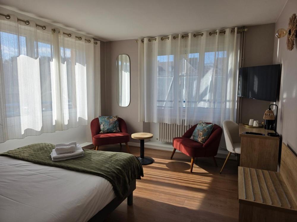 Brit Hotel Des Halles Concarneau Esterno foto