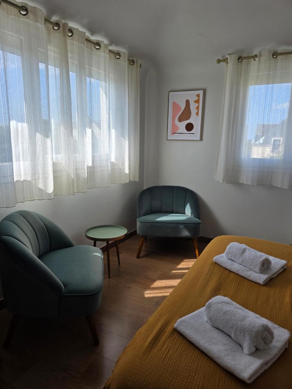Brit Hotel Des Halles Concarneau Esterno foto