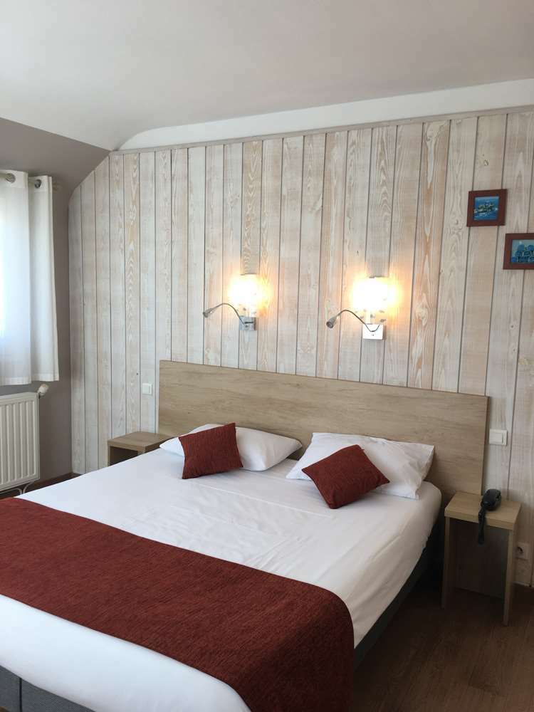 Brit Hotel Des Halles Concarneau Camera foto